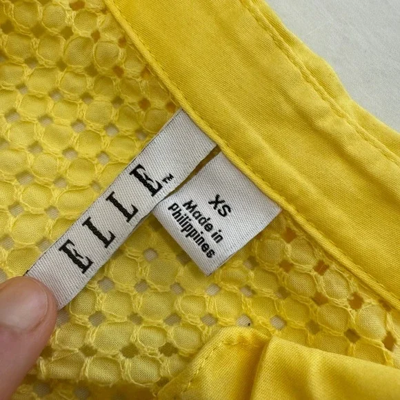ELLE Yellow‎ Eyelet Sleeveless Dress Collared Mini Casual Summer XS - Picture 4 of 5